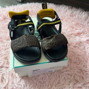 Kids fendi sandals